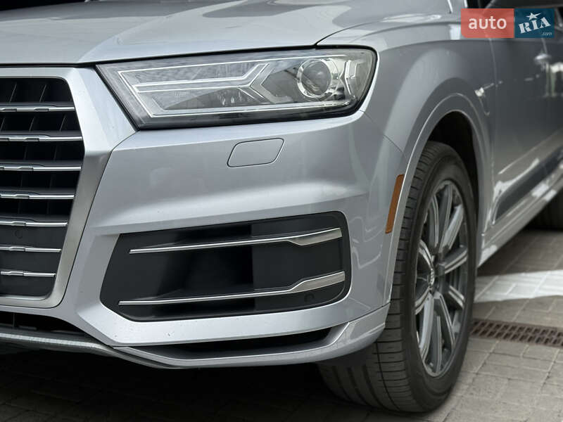 Внедорожник / Кроссовер Audi Q7 2015 в Киеве