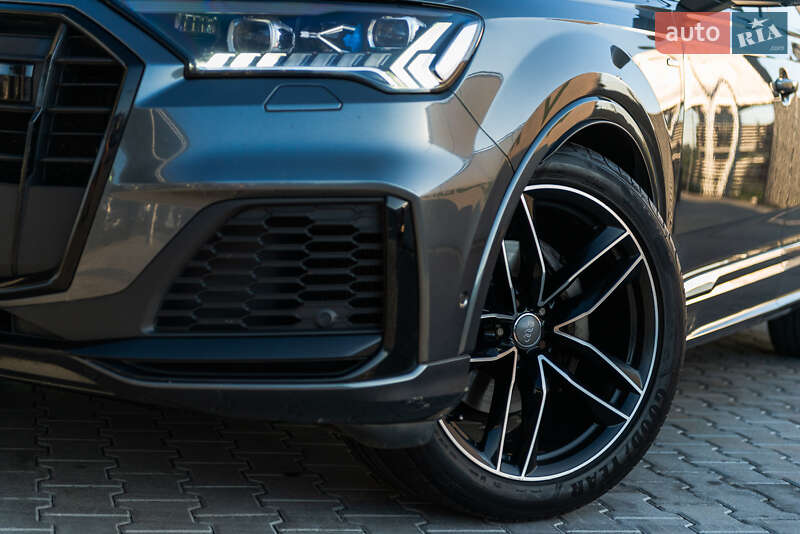 Внедорожник / Кроссовер Audi Q7 2019 в Мукачево