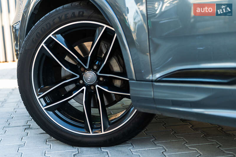 Внедорожник / Кроссовер Audi Q7 2019 в Мукачево