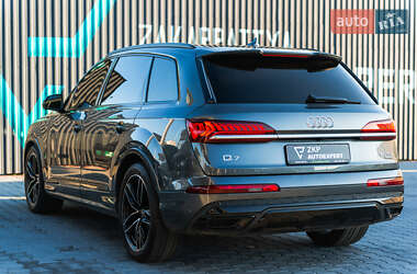 Внедорожник / Кроссовер Audi Q7 2019 в 