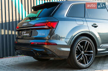 Внедорожник / Кроссовер Audi Q7 2019 в 