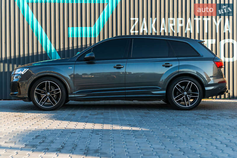 Внедорожник / Кроссовер Audi Q7 2019 в Мукачево