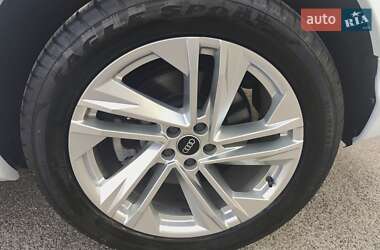 Внедорожник / Кроссовер Audi Q7 2020 в 