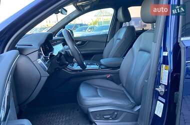 Внедорожник / Кроссовер Audi Q7 2021 в 