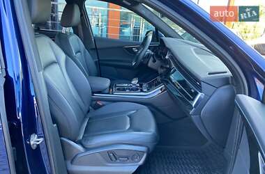 Внедорожник / Кроссовер Audi Q7 2021 в 