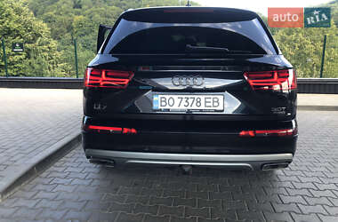 Внедорожник / Кроссовер Audi Q7 2015 в 