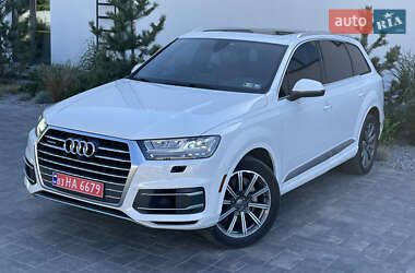 Внедорожник / Кроссовер Audi Q7 2017 в 