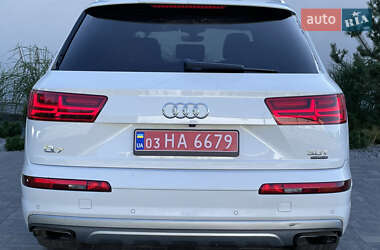 Внедорожник / Кроссовер Audi Q7 2017 в 
