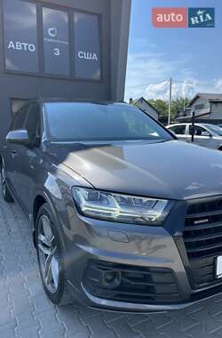 Позашляховик / Кросовер Audi Q7 2019 в 