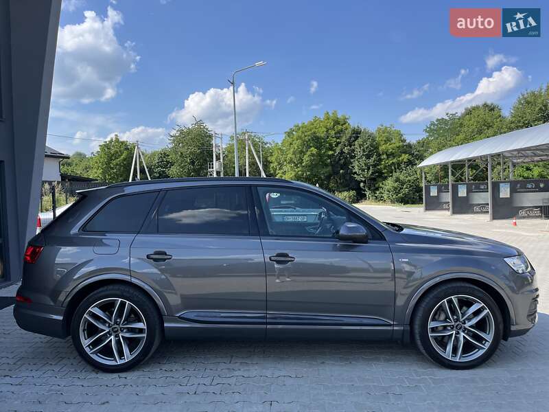 Позашляховик / Кросовер Audi Q7 2019 в Львові