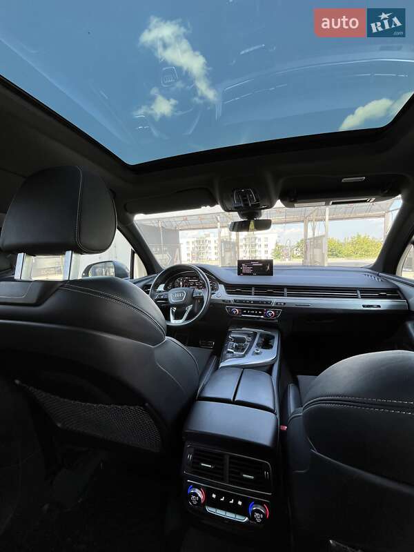 Позашляховик / Кросовер Audi Q7 2019 в Львові