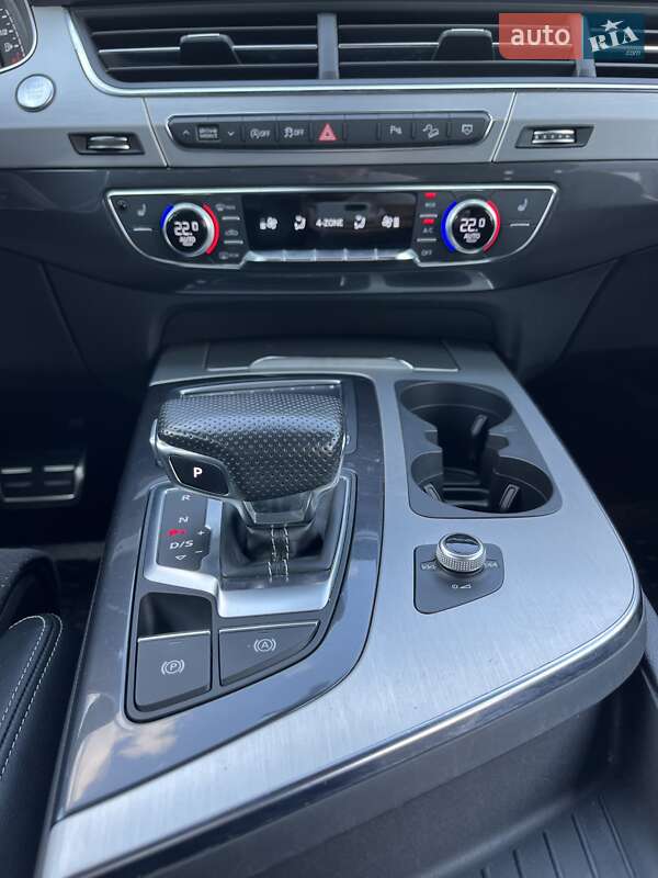 Позашляховик / Кросовер Audi Q7 2019 в Львові