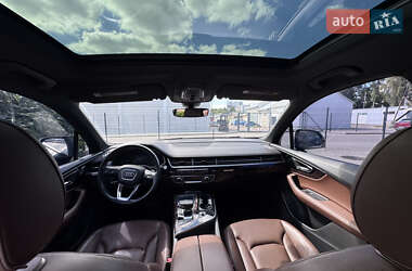 Внедорожник / Кроссовер Audi Q7 2016 в 