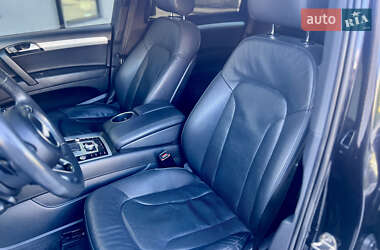 Внедорожник / Кроссовер Audi Q7 2015 в 