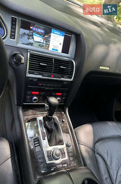 Позашляховик / Кросовер Audi Q7 2007 в 