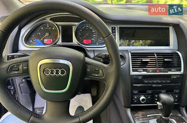 Позашляховик / Кросовер Audi Q7 2007 в 