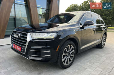 Внедорожник / Кроссовер Audi Q7 2017 в 