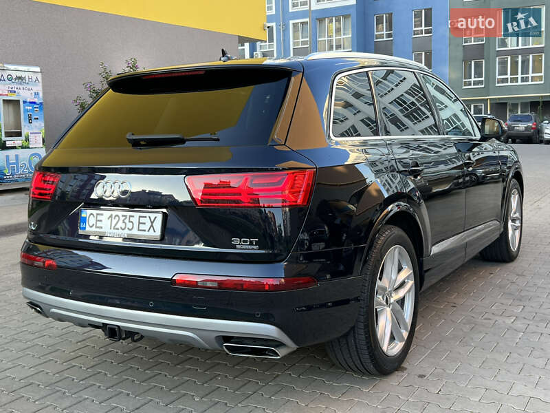 Позашляховик / Кросовер Audi Q7 2016 в Чернівцях