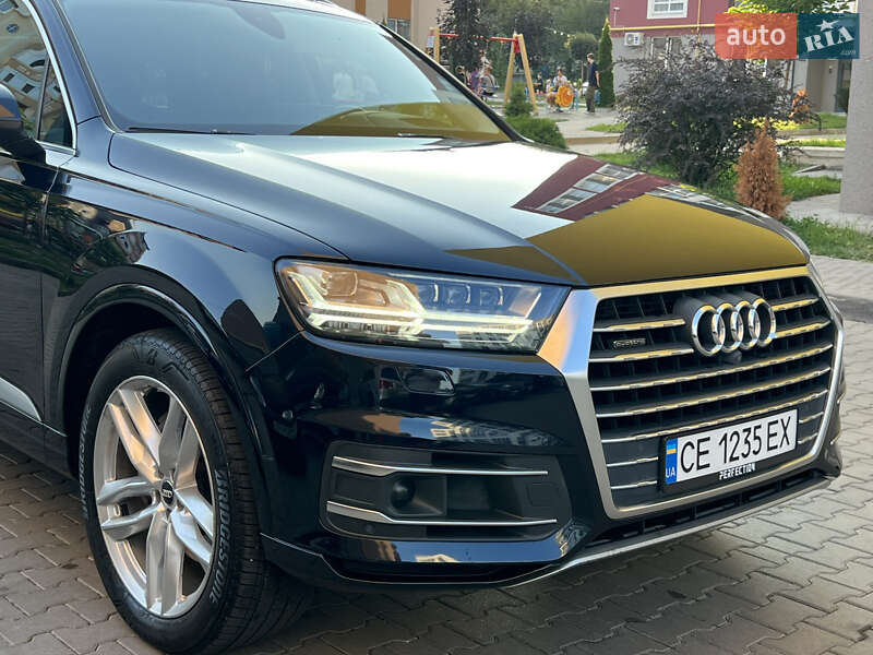Позашляховик / Кросовер Audi Q7 2016 в Чернівцях