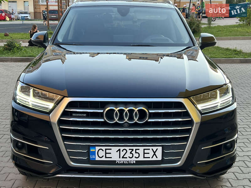 Позашляховик / Кросовер Audi Q7 2016 в Чернівцях