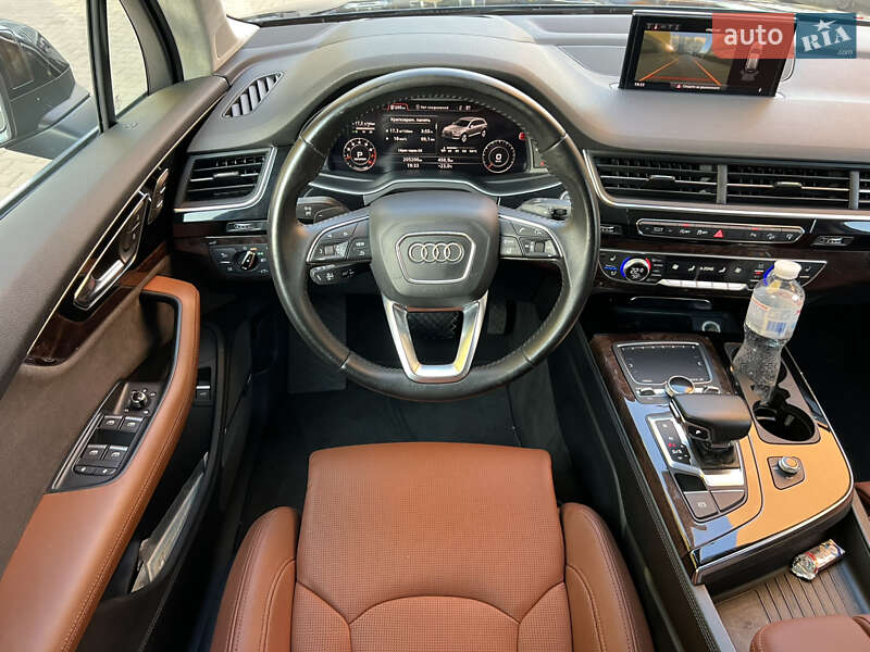 Позашляховик / Кросовер Audi Q7 2016 в Чернівцях