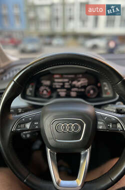Внедорожник / Кроссовер Audi Q7 2016 в 