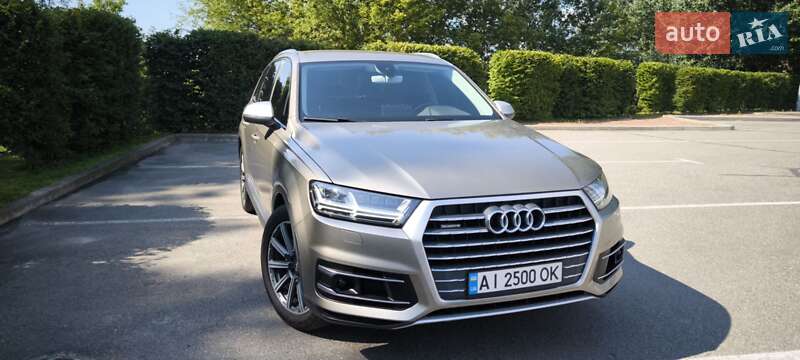 Позашляховик / Кросовер Audi Q7 2015 в Києві