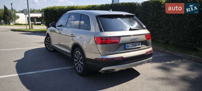Позашляховик / Кросовер Audi Q7 2015 в Києві
