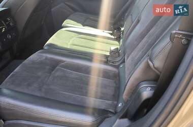 Внедорожник / Кроссовер Audi Q7 2015 в 