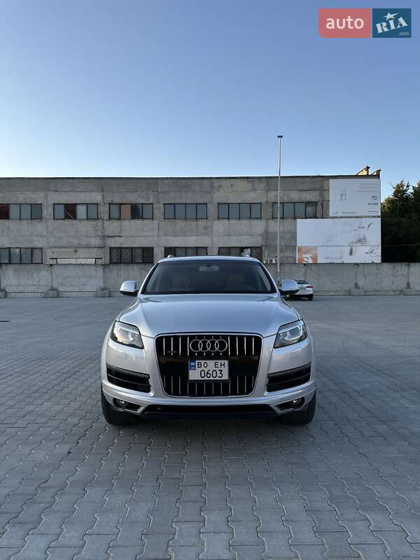 Внедорожник / Кроссовер Audi Q7 2012 в 