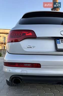 Внедорожник / Кроссовер Audi Q7 2012 в 