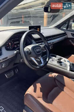 Внедорожник / Кроссовер Audi Q7 2018 в 