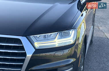 Внедорожник / Кроссовер Audi Q7 2016 в 