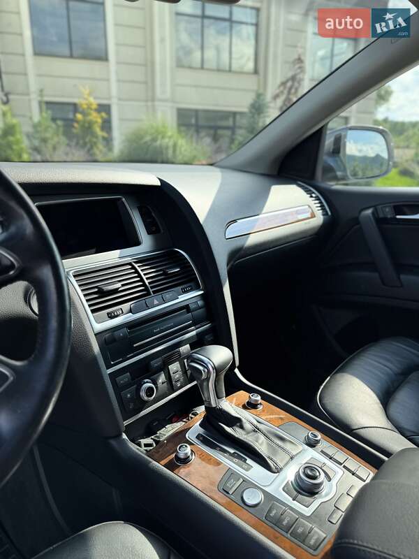 Внедорожник / Кроссовер Audi Q7 2015 в Хусте
