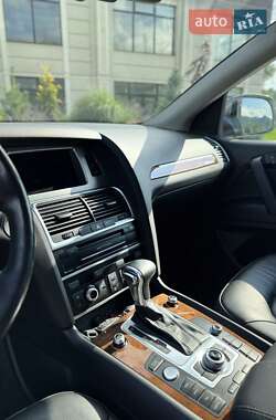 Внедорожник / Кроссовер Audi Q7 2015 в 