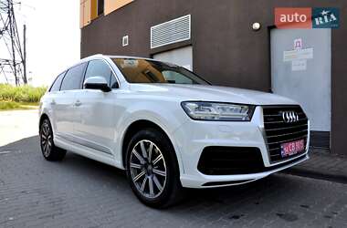 Внедорожник / Кроссовер Audi Q7 2017 в 