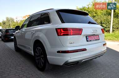 Внедорожник / Кроссовер Audi Q7 2017 в 