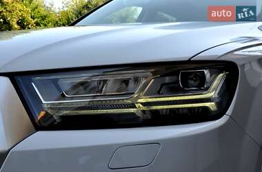 Внедорожник / Кроссовер Audi Q7 2017 в 