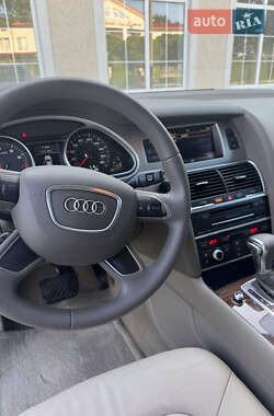 Внедорожник / Кроссовер Audi Q7 2013 в 