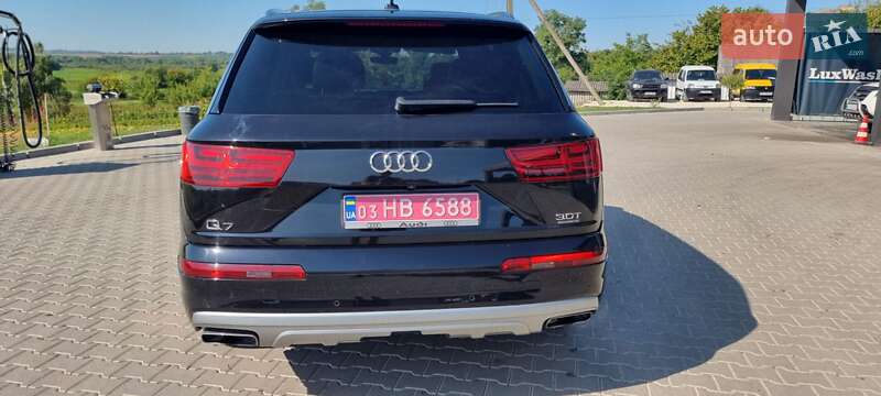 Внедорожник / Кроссовер Audi Q7 2017 в Шумске