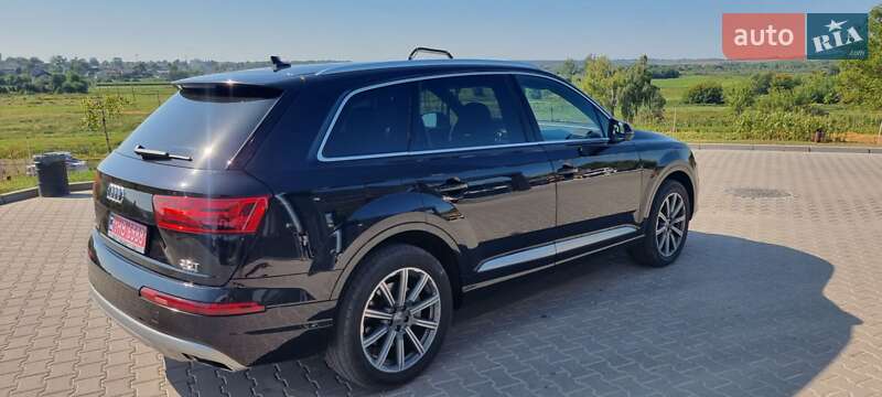 Внедорожник / Кроссовер Audi Q7 2017 в Шумске