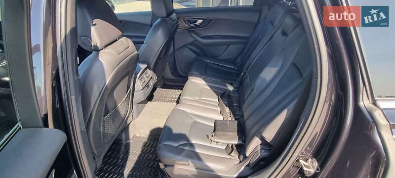 Внедорожник / Кроссовер Audi Q7 2017 в Шумске