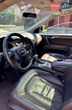 Внедорожник / Кроссовер Audi Q7 2012 в 