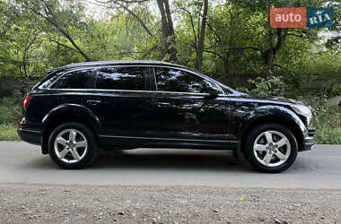 Позашляховик / Кросовер Audi Q7 2012 в 