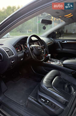 Позашляховик / Кросовер Audi Q7 2012 в 
