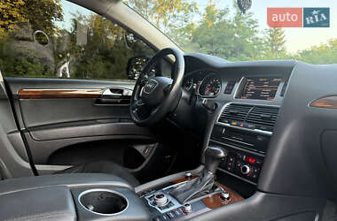 Позашляховик / Кросовер Audi Q7 2012 в 