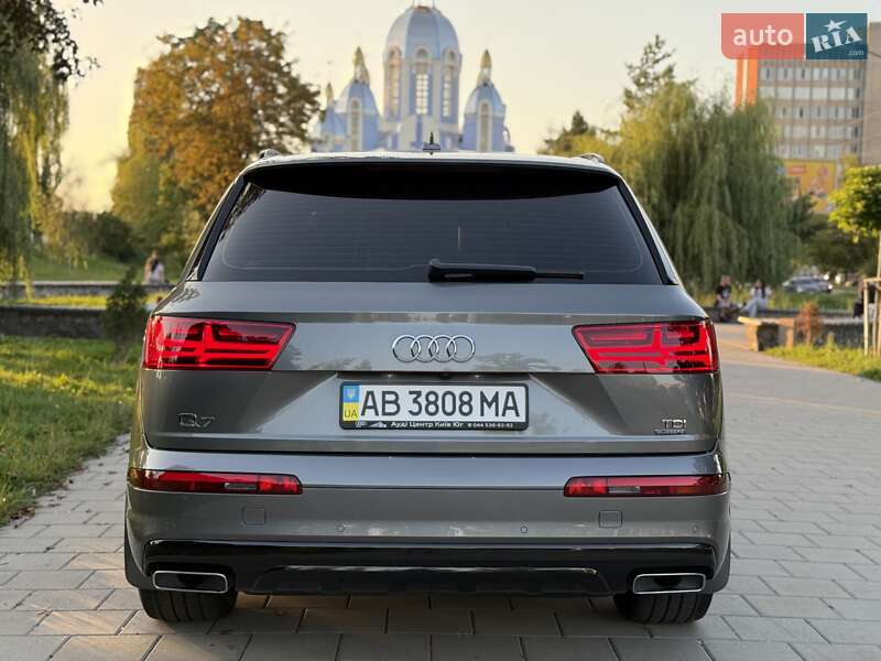 Внедорожник / Кроссовер Audi Q7 2017 в Виннице