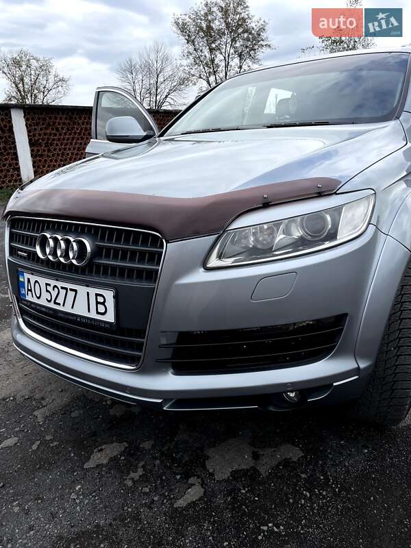 Позашляховик / Кросовер Audi Q7 2006 в Хусті
