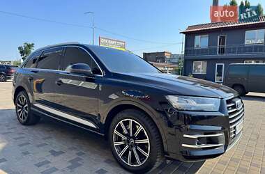 Позашляховик / Кросовер Audi Q7 2018 в 