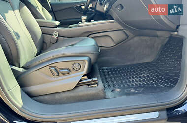 Позашляховик / Кросовер Audi Q7 2018 в 